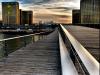 En soirée sur la passerelle